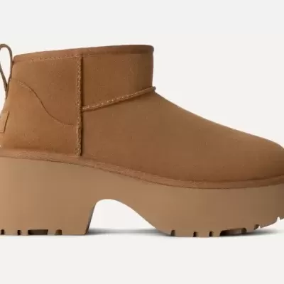 Bota castanha ankle em camurça com sola grossa