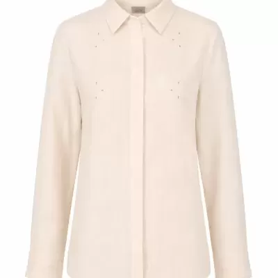 Camisa feminina bege claro com detalhes bordados e gola clássica