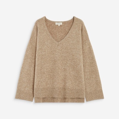 Camisola bege de malha com decote em V