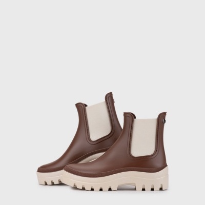 Botas de cano curto castanhas com sola bege claro