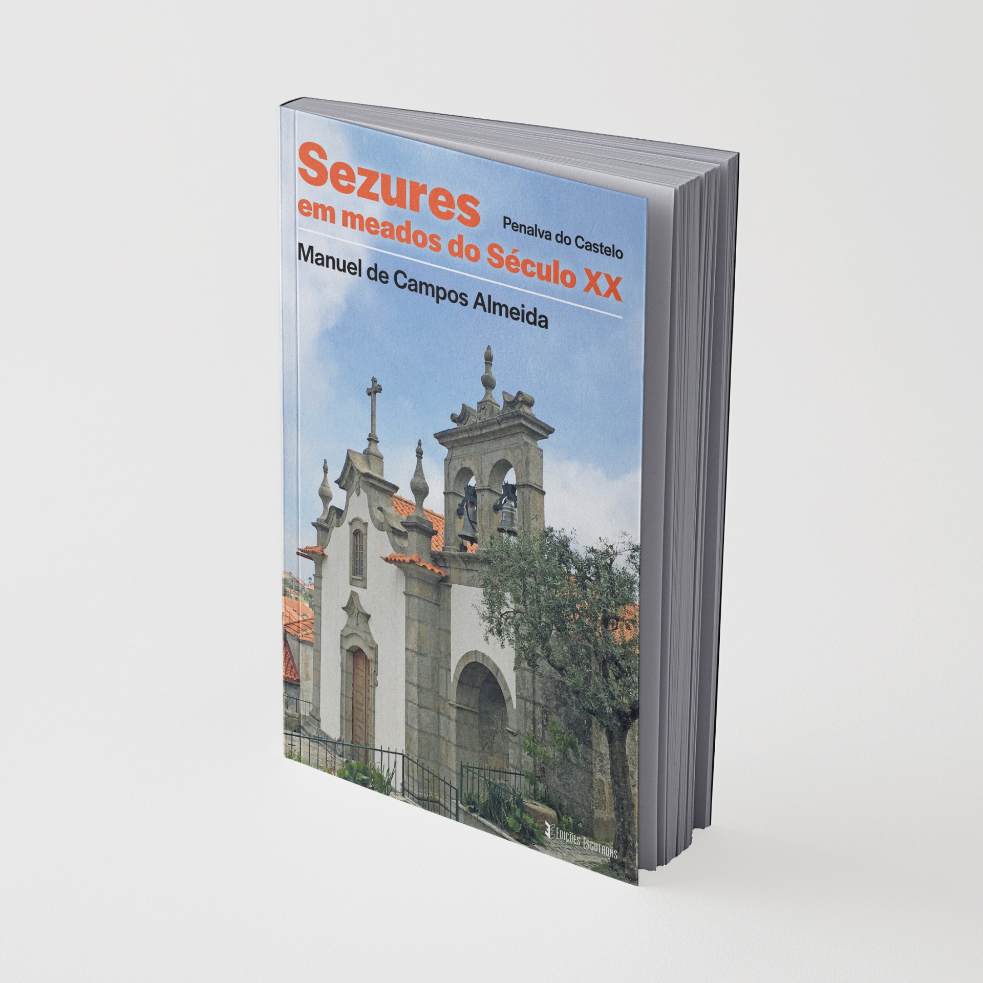 Livro com capa azul e igreja com torre e sino