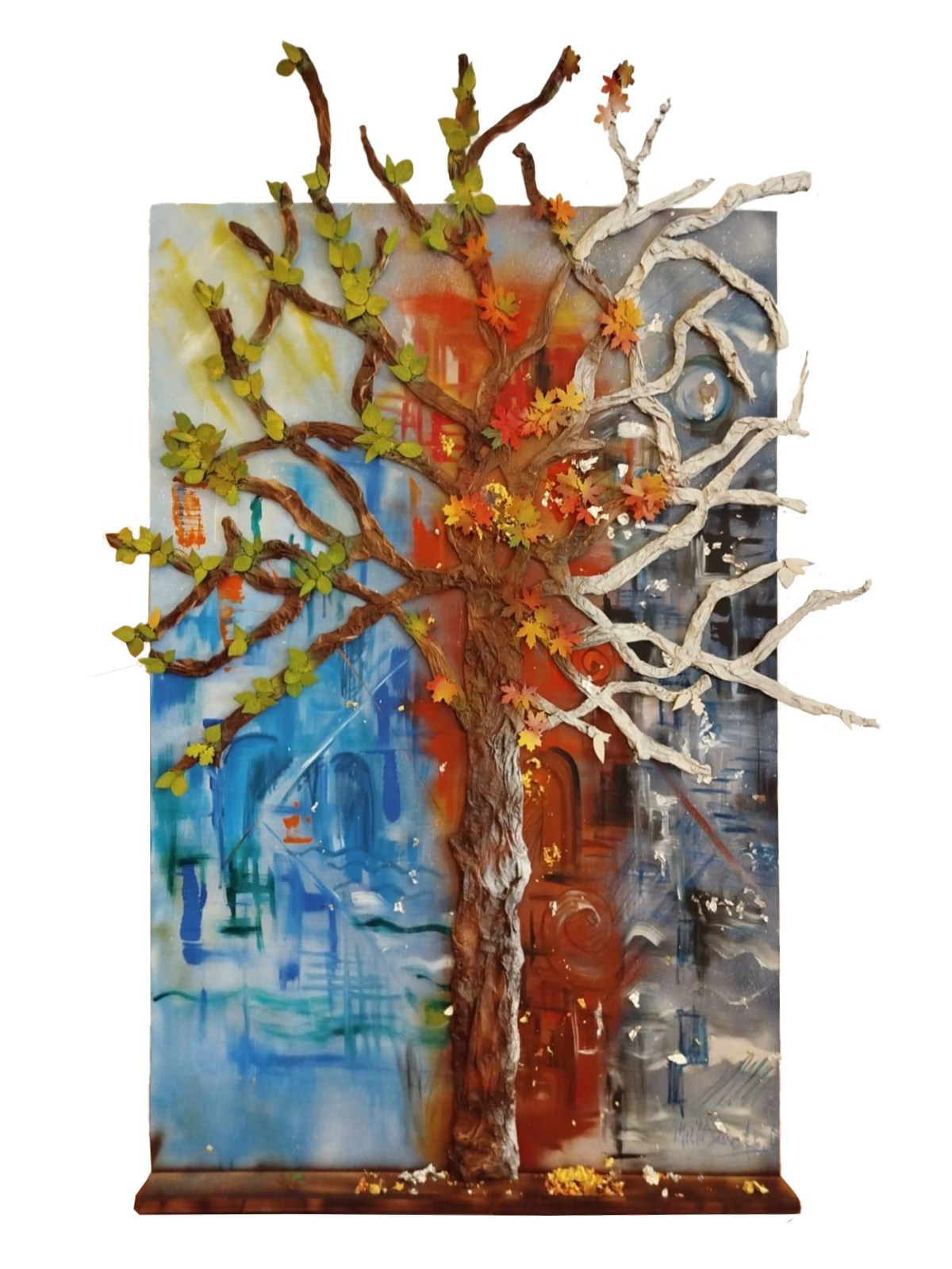 Escultura de árvore com ramos coloridos e fundo pintado em azul, vermelho e cinzento.