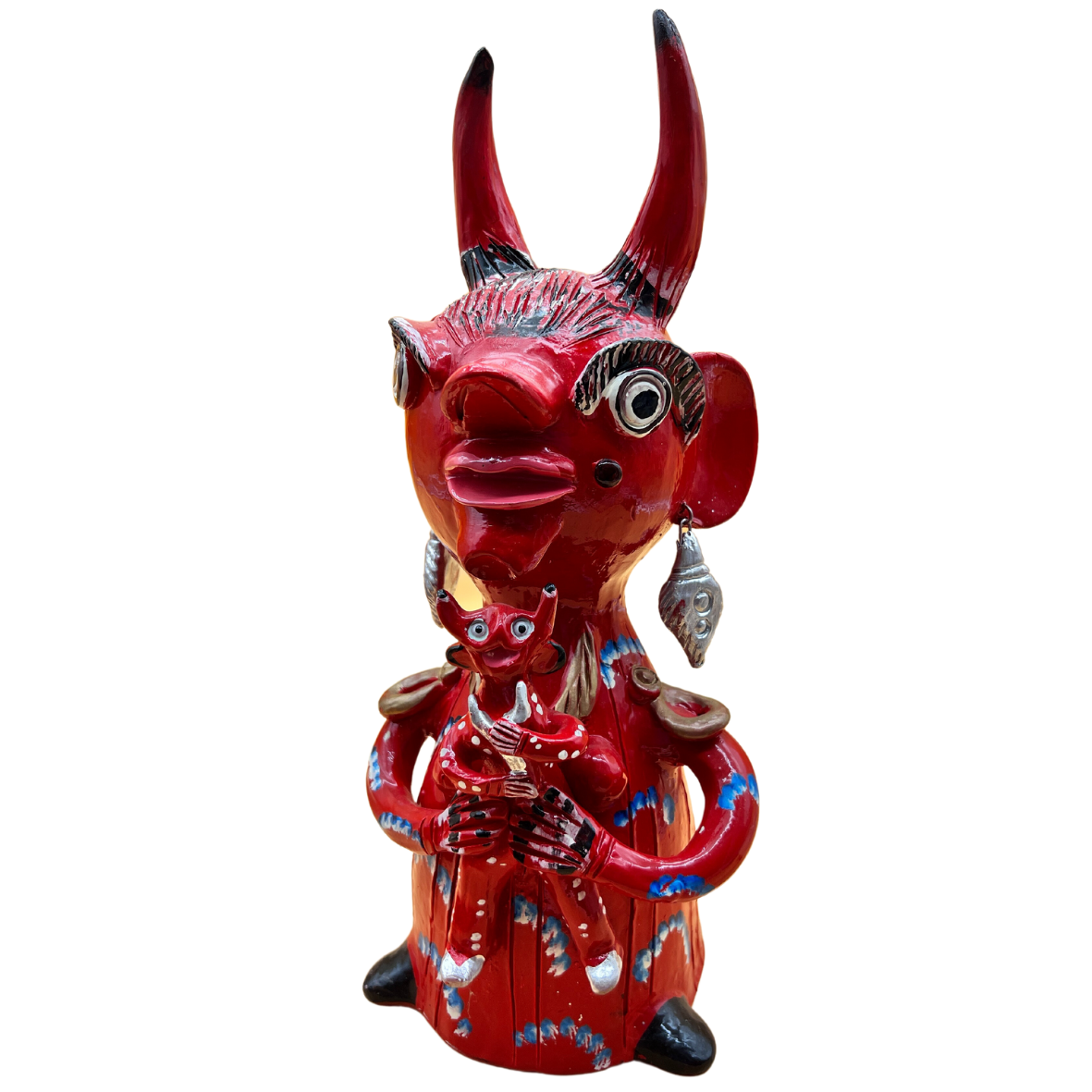 Escultura cerâmica vermelha com duas figuras e detalhes coloridos.