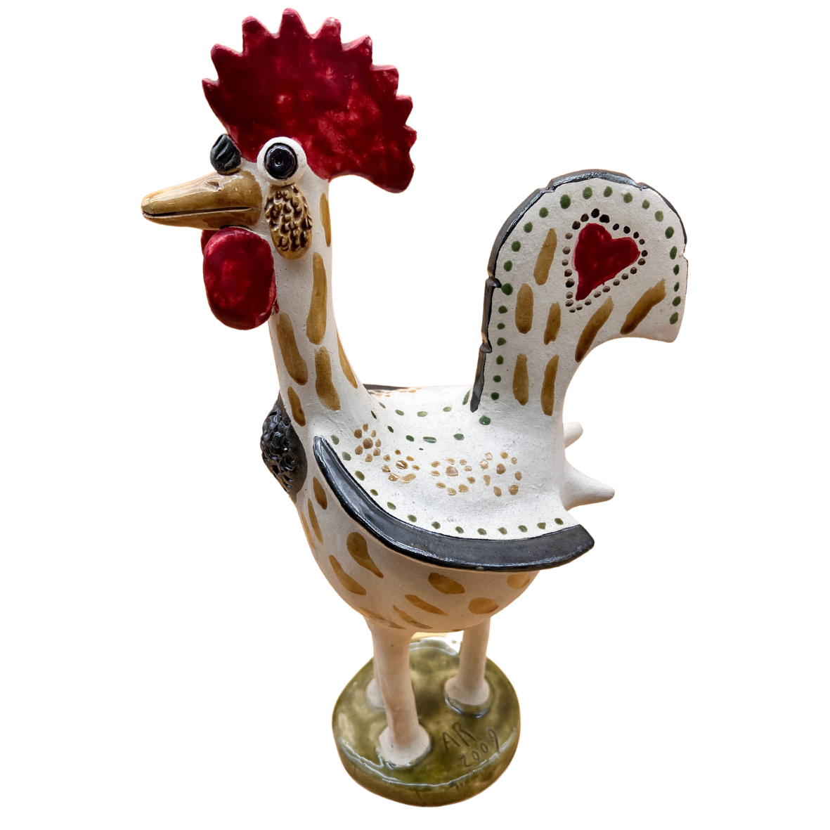 Estátua cerâmica de galo branco com detalhes vermelhos, pretos e dourados em fundo branco
