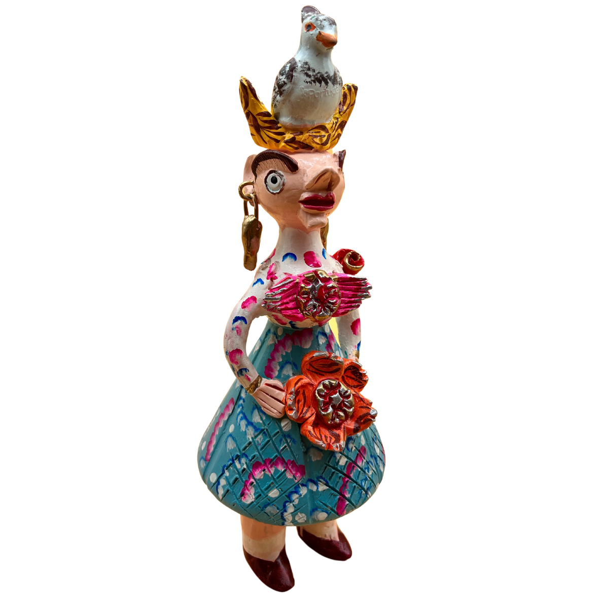 Figura feminina em cerâmica colorida com pássaro na cabeça