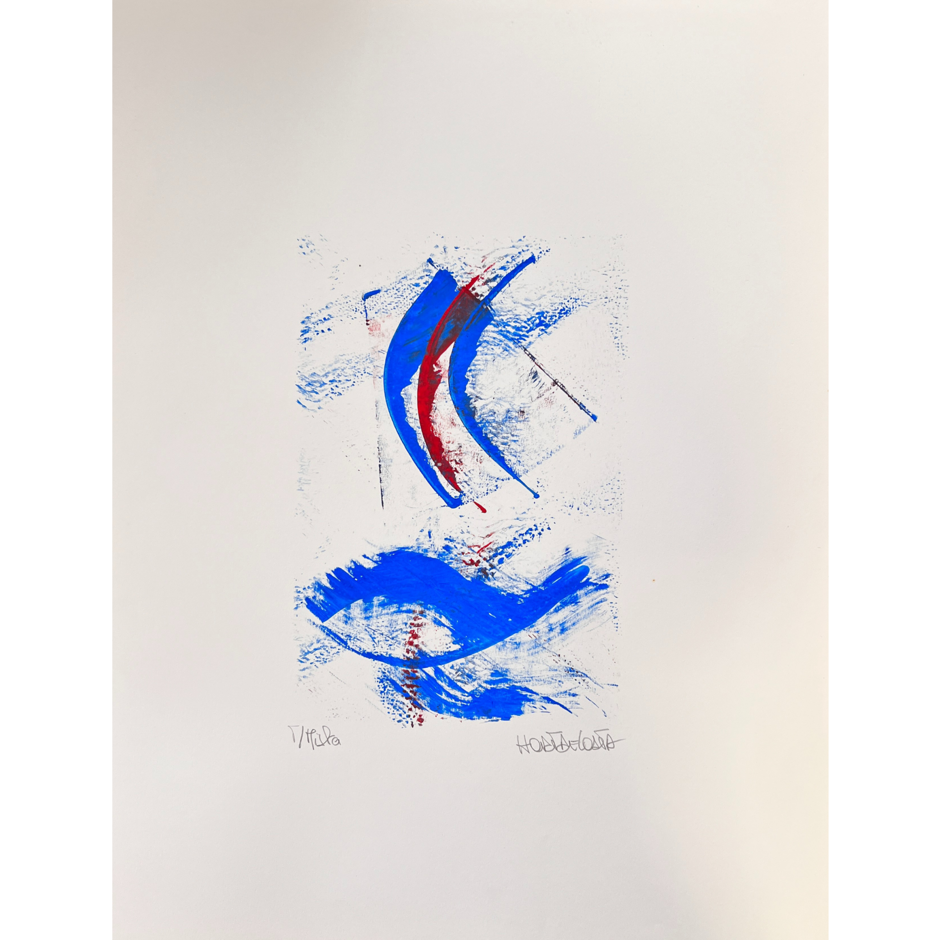 Pintura abstrata em papel com formas curvas azuis e vermelhas e assinatura