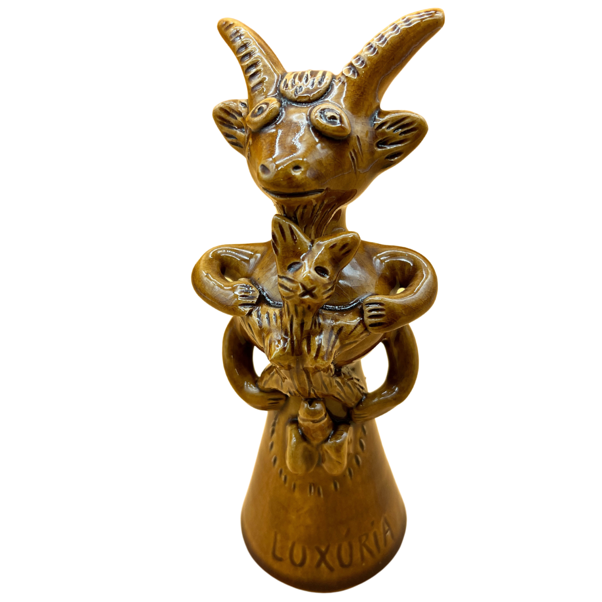 Escultura cerâmica castanha antropomórfica com chifres e animal pequeno