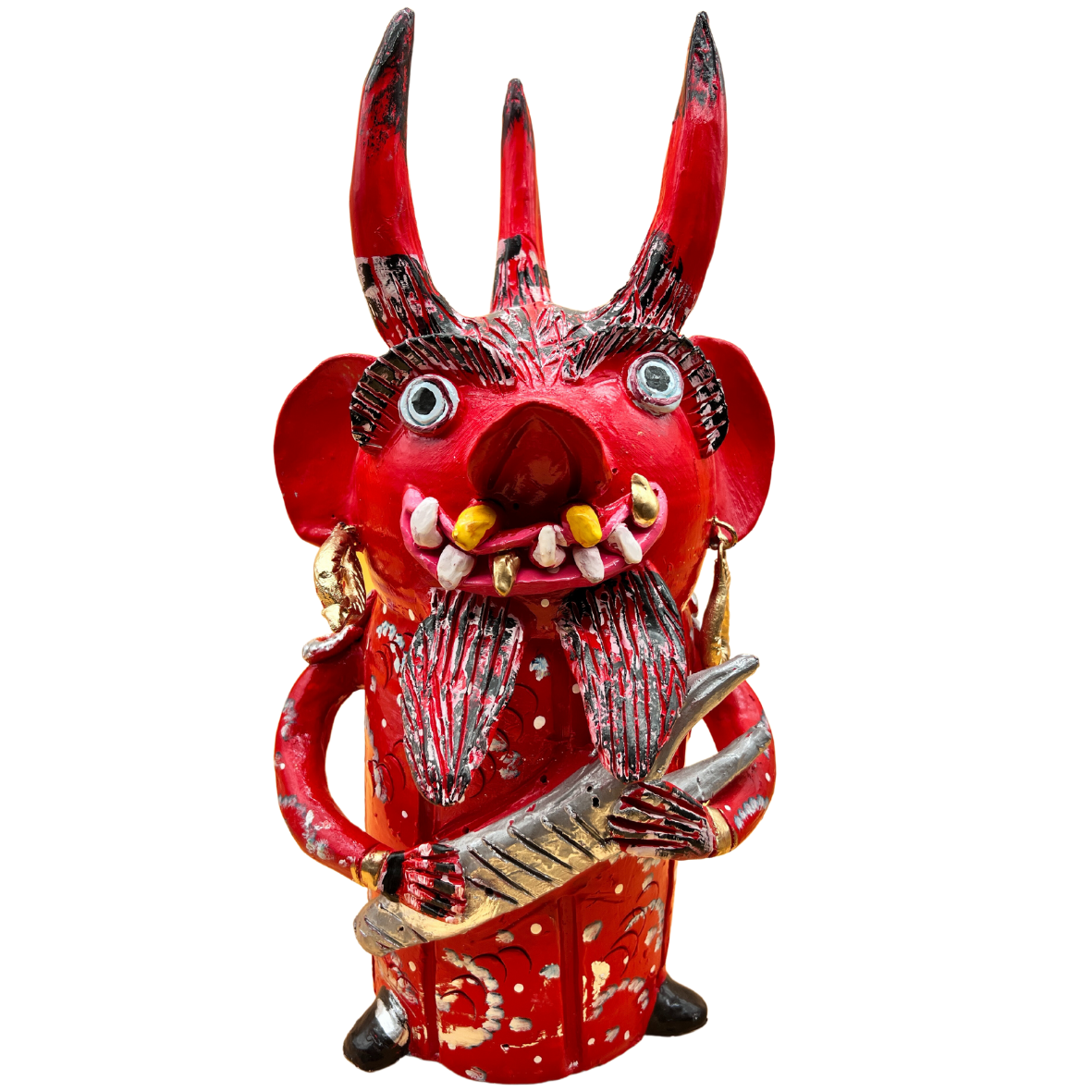 Figura demoníaca vermelha de madeira com chifres e dentes grandes