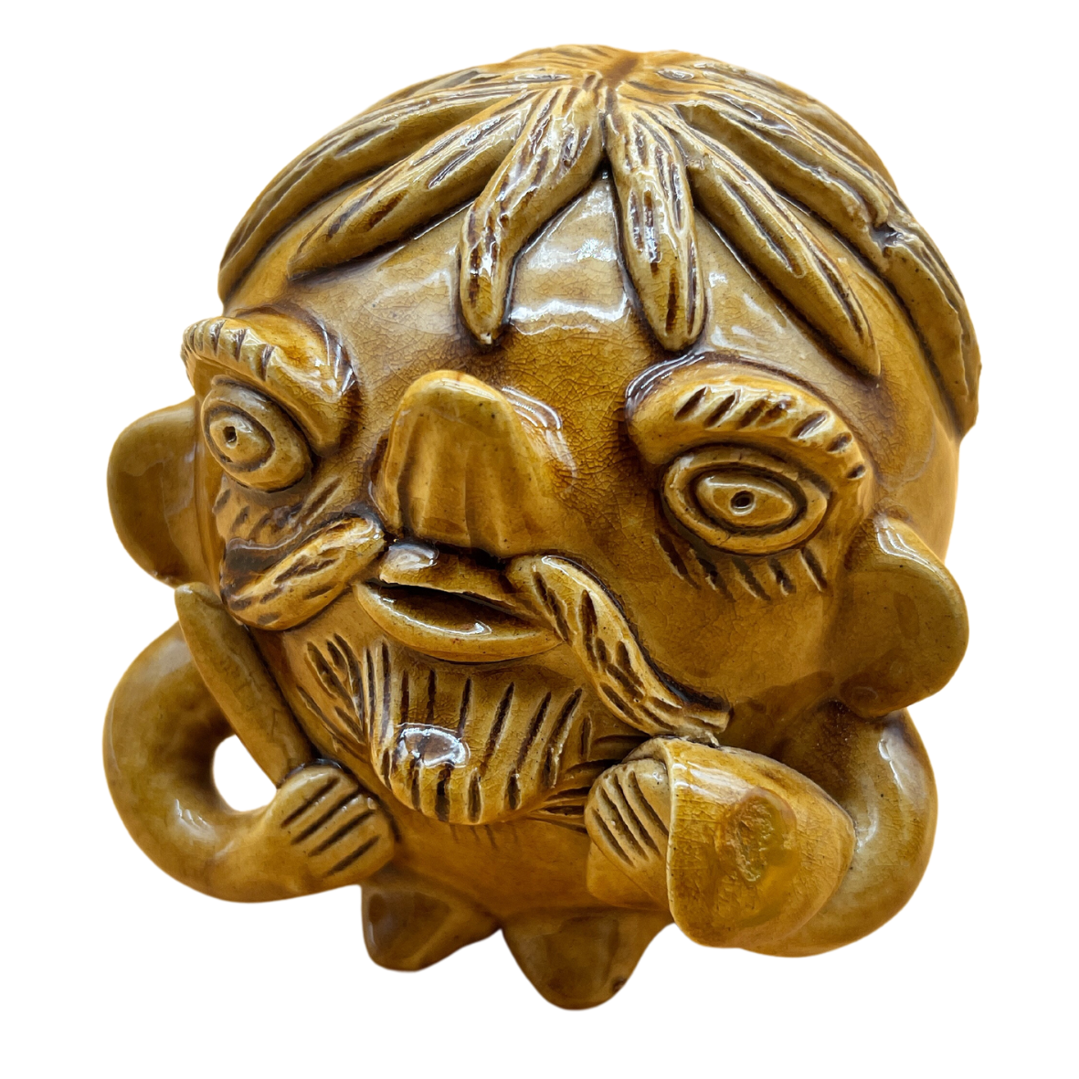 Escultura de cabeça de cerâmica castanha com detalhes gravados distintivos