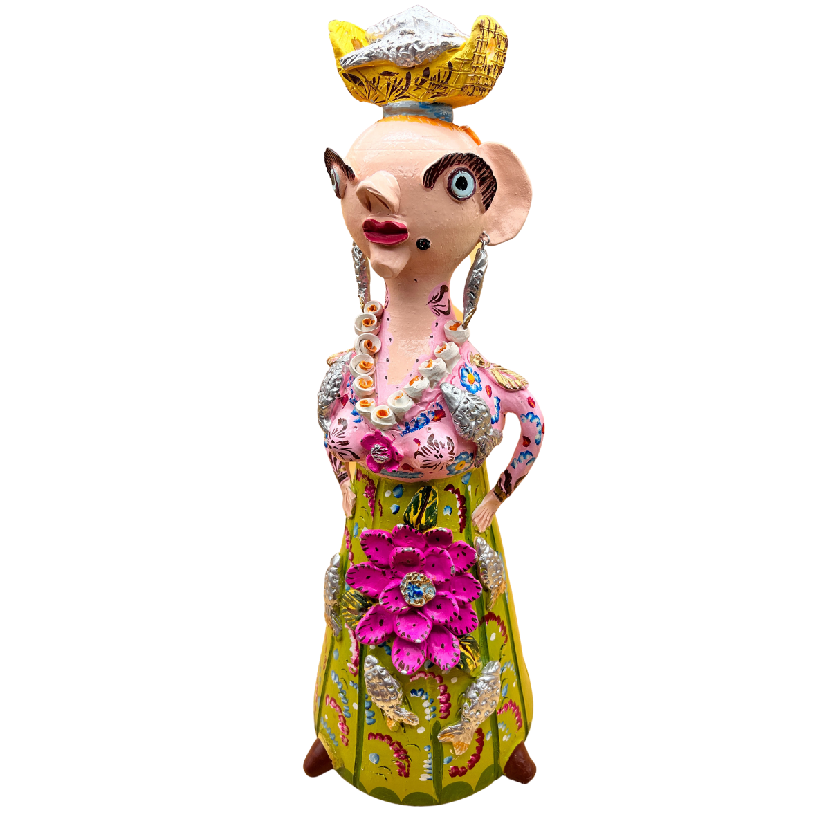 Figura decorativa de cerâmica colorida com vestido amarelo e flor rosa