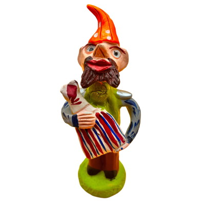 Estatueta de cerâmica colorida de homem com chapéu laranja e garrafa às riscas