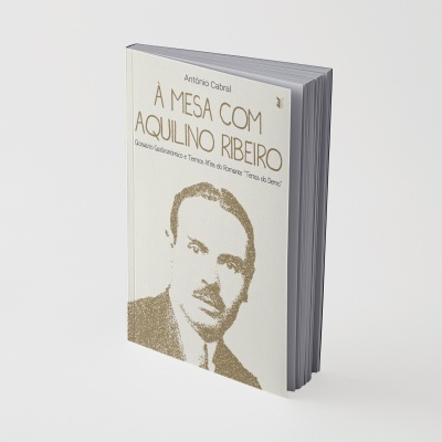 Livro À Mesa com Aquilino Ribeiro sobre fundo branco