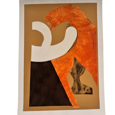 Obra de arte abstrata em papel com formas em laranja, preto, branco e bege e uma cabeça de animal laranja