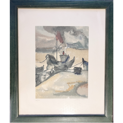 Pintura de barcos em tons cinza, bege e castanho numa moldura verde