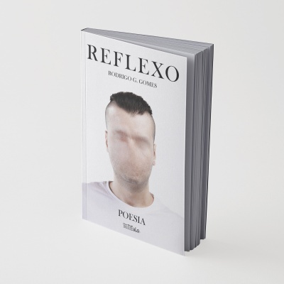 Capa de livro branco com título REFLEXO e fotografia de homem com rosto desfocado