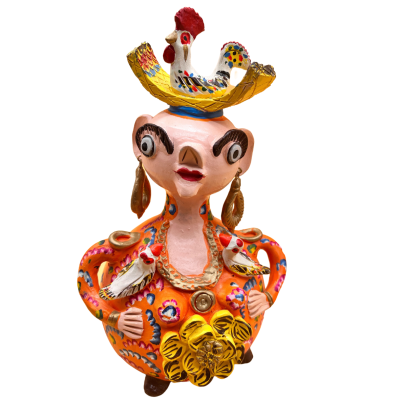 Figura decorativa de cerâmica colorida com mulher estilizada e galinhas