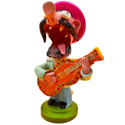 Figurinha de cerâmica de homem estilizado a tocar guitarra com chapéu rosa.