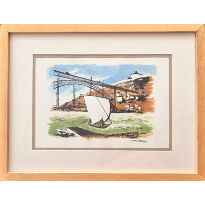 Pintura de ponte metálica, barco com vela, águas e construções emoldurada em madeira clara