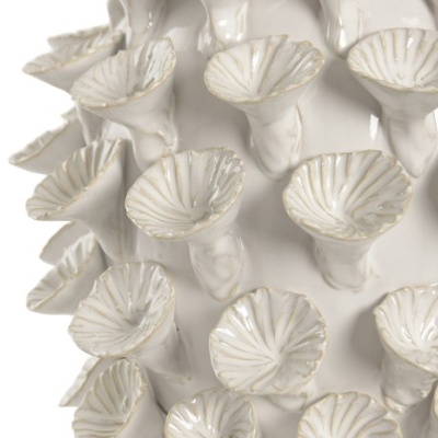 Produto cerâmico branco com múltiplos cones texturizados e dispostos em padrão repetitivo