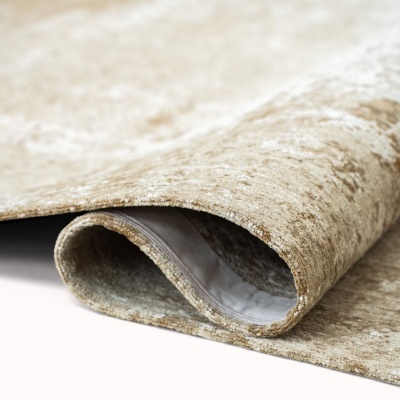 Tapete bege e castanho claro com textura macia