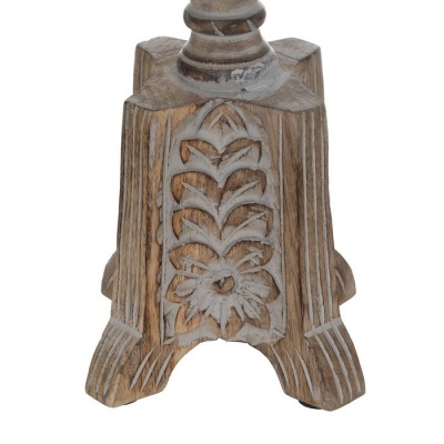 Base de mobiliário em madeira esculpida com padrão floral e linhas verticais