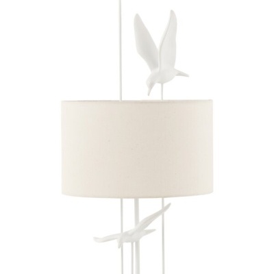 Candeeiro de mesa branco com esculturas de aves e abajur cilíndrico branco