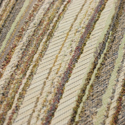 Tecido com padrão de riscas diagonais coloridas e textura visível