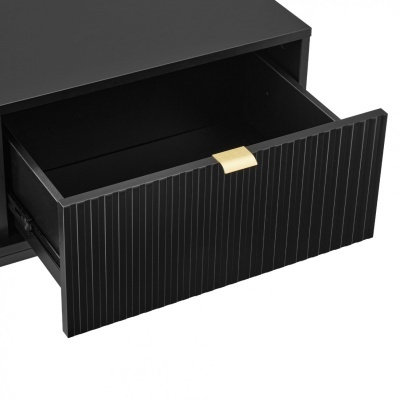 Gaveta preta de madeira com puxador dourado