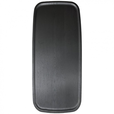 Prato retangular preto de madeira com bordas levemente levantadas