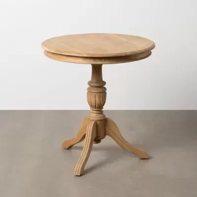 Mesa redonda de madeira clara com suporte torneado e pernas curvas