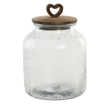 Frasco de vidro transparente com tampa de madeira e puxador em forma de coração