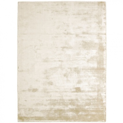 Tapete creme liso com textura aveludada