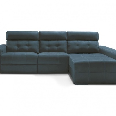 Sofá chaise longue azul escuro com pespontos em fundo branco