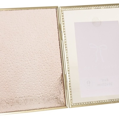 Moldura dupla dourada com padrão de corações e vidro fosco rosa e transparente