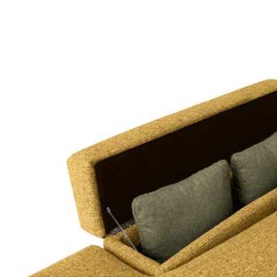 Sofá amarelo com compartimento de armazenamento e almofadas cinza