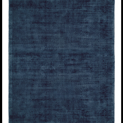 Tapete azul escuro liso com textura aveludada