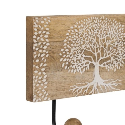 Gancho de parede em madeira com desenho branco de árvore da vida