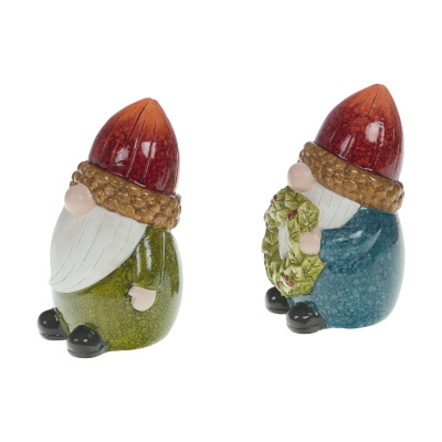 Duas estatuetas de gnomo de cerâmica com chapéus castanho-avermelhados e roupas coloridas