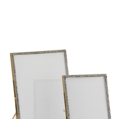 Dois suportes de fotografias com moldura dourada e pedras brilhantes