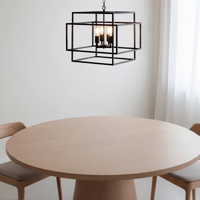 Mesa de madeira redonda com cadeiras e candeeiro geométrico suspenso