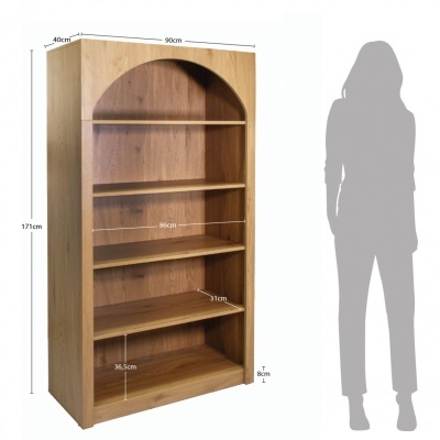 Estante de madeira castanha com quatro prateleiras e design em arco