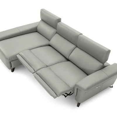 Sofá cinzento de couro com chaise longue e assento reclinável