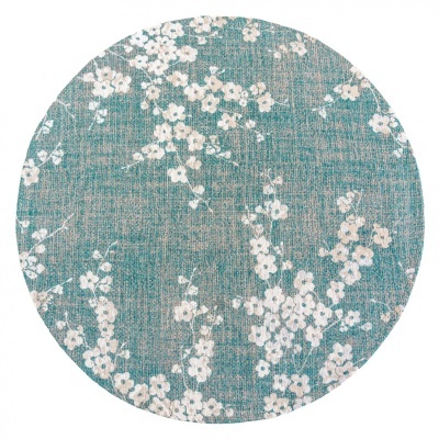 Tapete redondo azul esverdeado com flores brancas