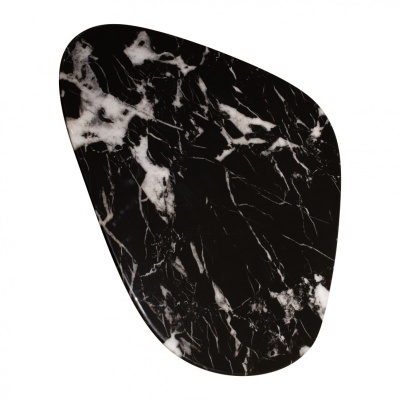 Tapete preto com padrão de mármore branco