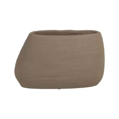 Vaso cerâmico castanho oval com textura rugosa