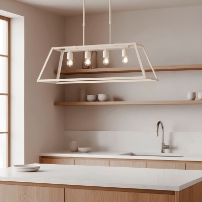 Cozinha com bancada branca, armários de madeira e candeeiro suspenso branco com lâmpadas