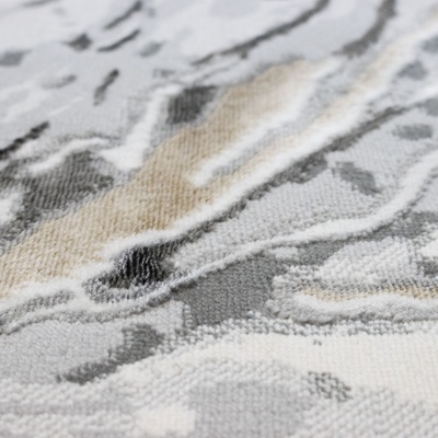 Tapete de tecido com padrão abstrato em tons de cinza e bege