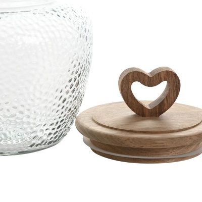 Frasco de vidro com textura e tampa de madeira com coração
