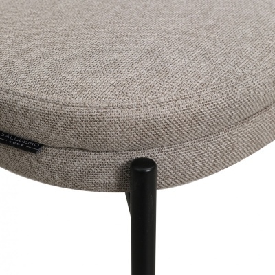 Assento de cadeira estofado bege com perna preta