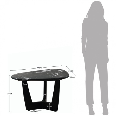 Mesa de centro triangular em mármore preto com suporte preto e dimensões indicadas